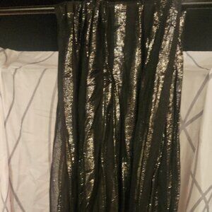 Black Metallic Shimmer Scarf – Chic, Lightweight & Gorgeous!